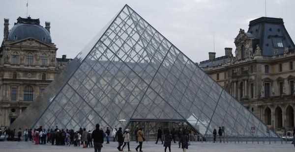 Fue inaugurado el Museo Louvre de París-0