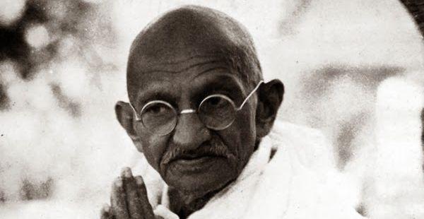 Nace el pacifista Mahatma Gandhi-0